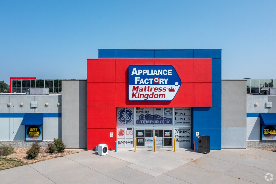 More Photos Of 321 W 84th Ave, Thornton Distribution For Lease