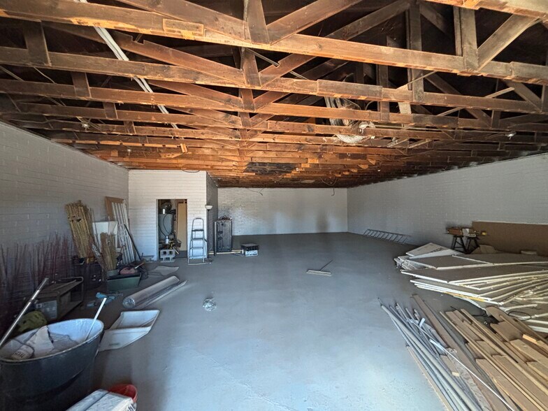 More Photos Of 419 E Alsdorf Rd, Eloy Warehouse For Sale