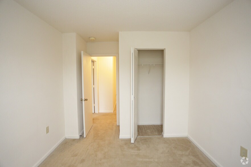 More Photos Of 5600 Salem Run Blvd, Fredericksburg Apartments For Sale