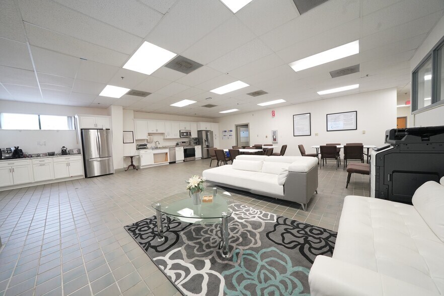 More Photos Of 1426 Skees Rd, West Palm Beach Unknown For Lease