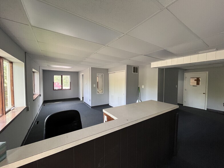 More Photos Of 905 Farnsworth Rd, Waterville Flex For Sale