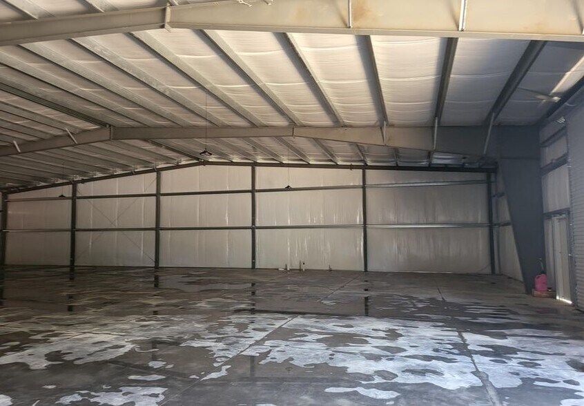 More Photos Of Moylan Rd, Panama City Beach Distribution For Lease