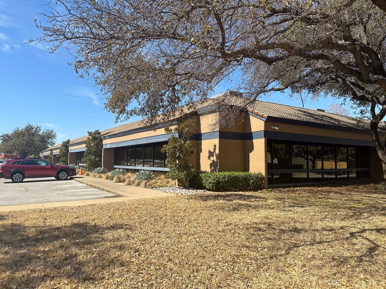 More Photos Of 4851 Keller Springs Rd, Addison Light Distribution For Lease