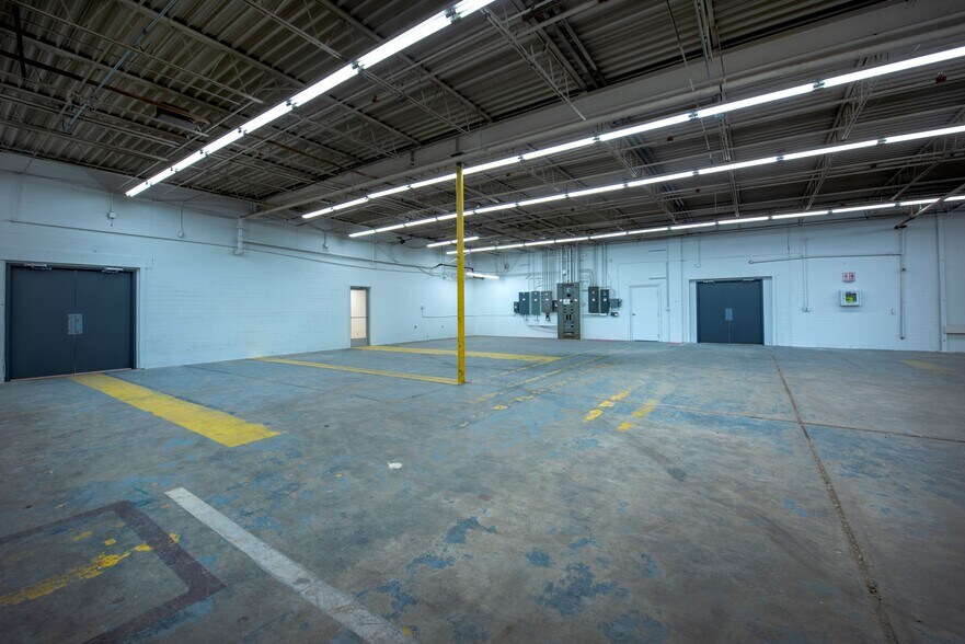 More Photos Of 1700 Overhead Bridge Rd NE, Cleveland Warehouse For Lease