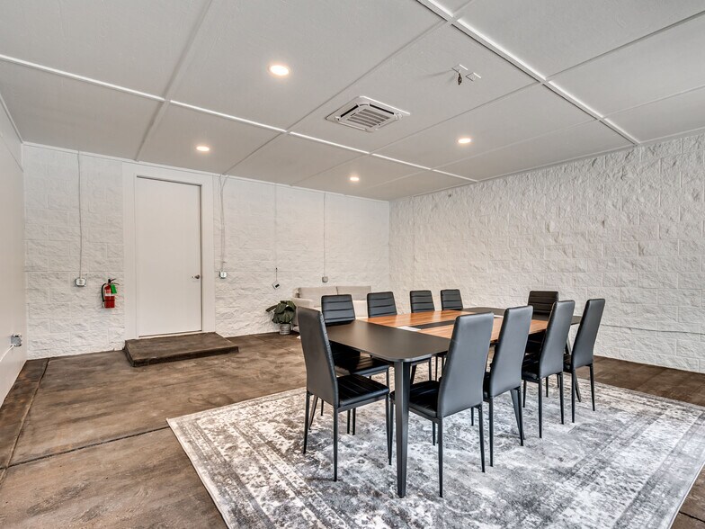 More Photos Of 235 W Hurd St, Edmond Office For Sale