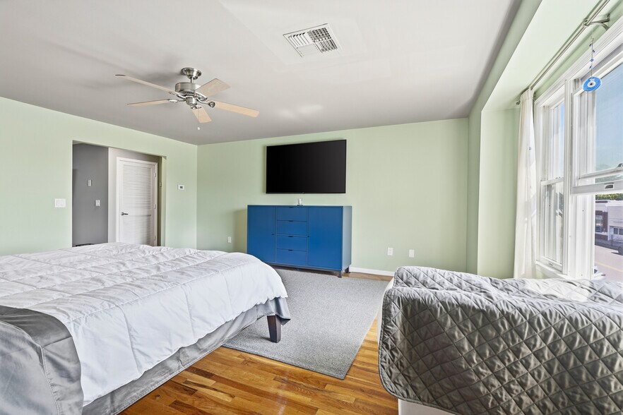 More Photos Of 305-341 Main St, Allenhurst Storefront Retail Residential For Sale
