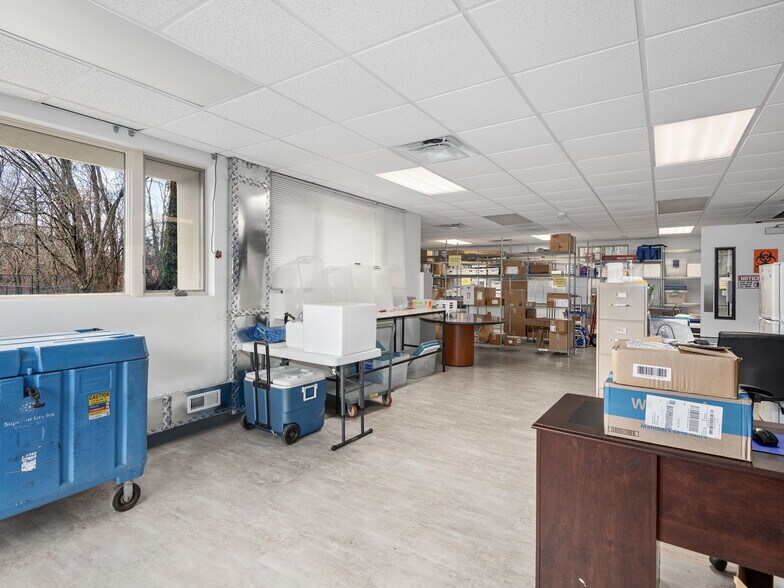 More Photos Of 7 McDowell St, Asheville Medical For Sale