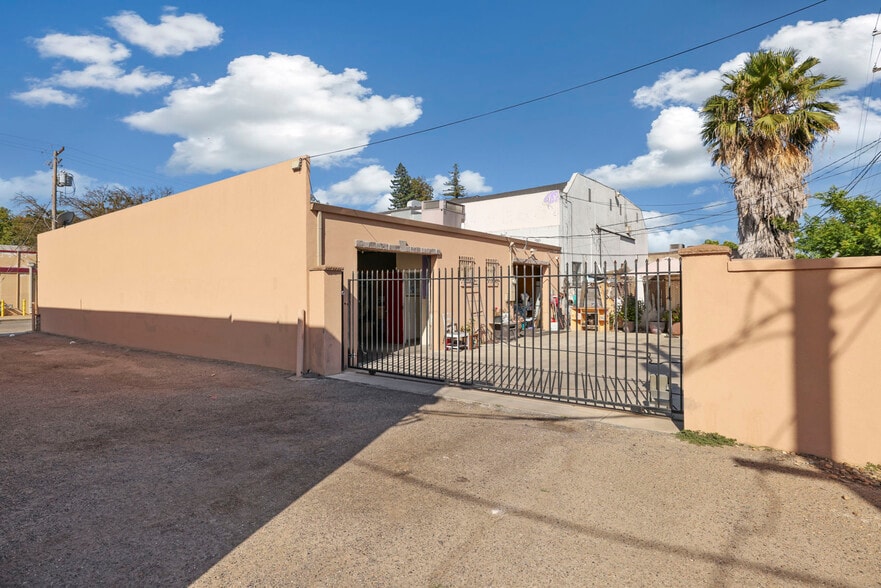More Photos Of 529 N Hutchins St, Lodi Light Manufacturing For Sale