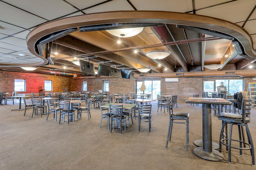 More Photos Of 330 E 135th St, Kansas City Restaurant For Sale