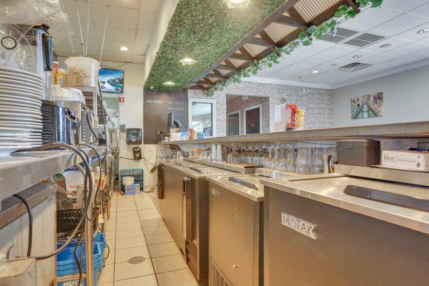 More Photos Of 1122 Hebron Rd, Heath Restaurant For Sale