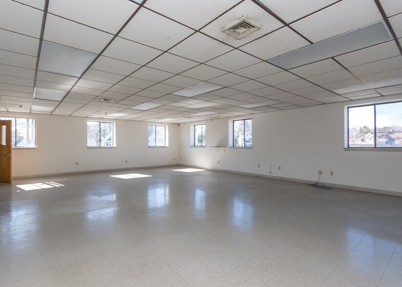 More Photos Of 30 Clematis Ave, Waltham Flex For Sale