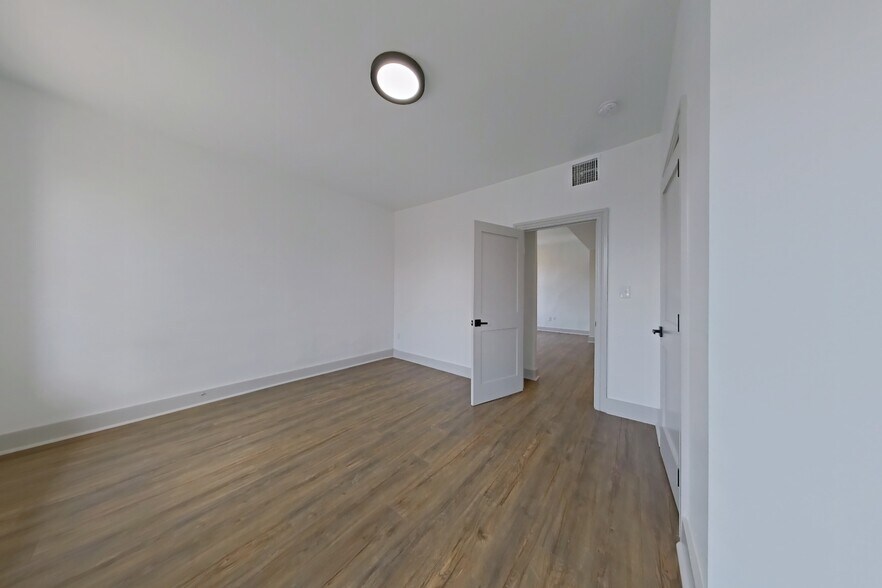 More Photos Of 201 Rochelle Ave, Philadelphia Multifamily For Sale