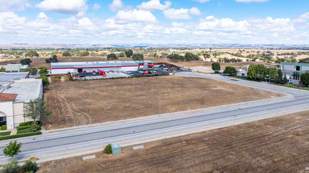 More Photos Of Germaine Way @ Wisteria Ln, Paso Robles Land For Sale