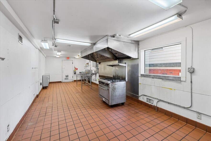 More Photos Of 6 Elmer St, Madison Storefront Retail Residential For Sale