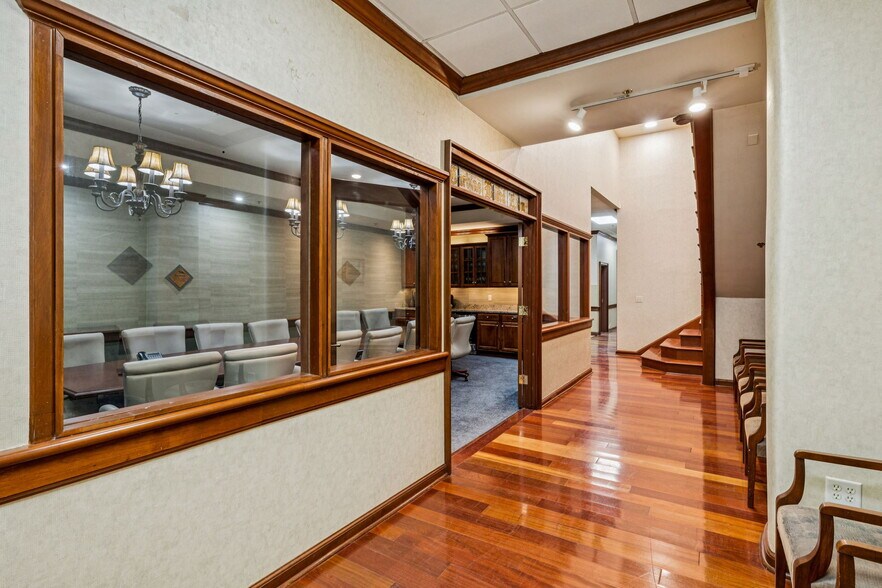 More Photos Of 219 Rep John Lewis Way N, Nashville Office For Sale