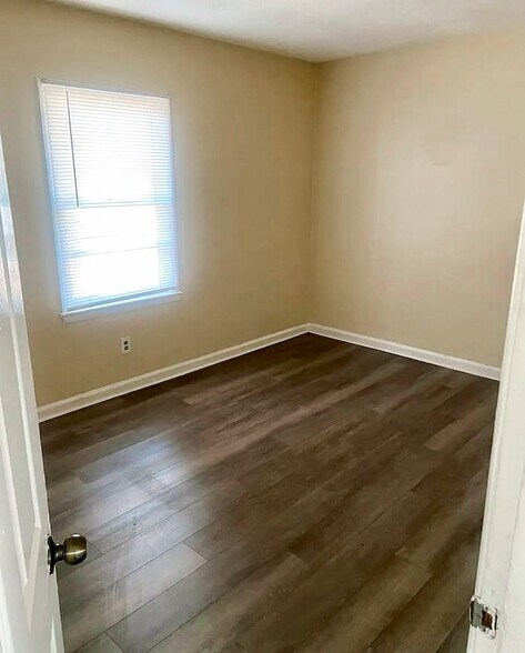 More Photos Of 731 Winston Rd, Columbus Apartments For Sale