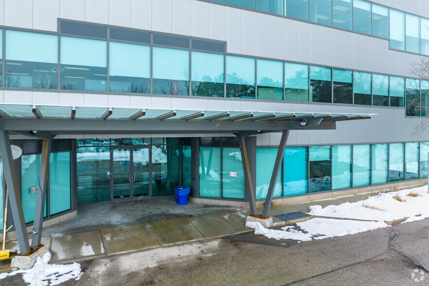 More Photos Of 6790 Century Ave, Mississauga Office For Sale