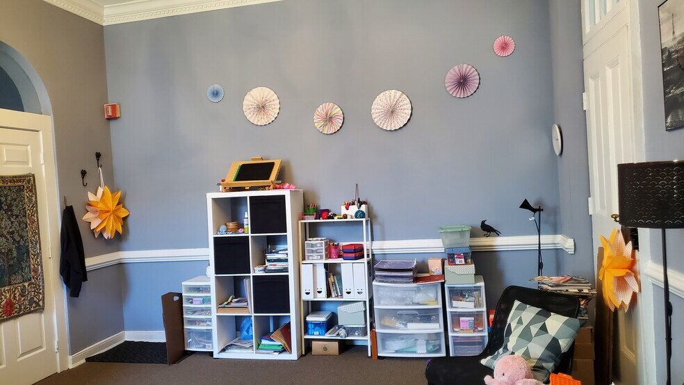 More Photos Of 19 E Market St, Leesburg Office For Lease