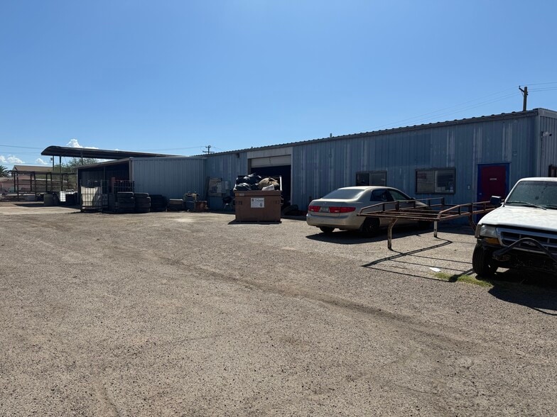 More Photos Of 110 E Lester St, Tucson Service For Sale