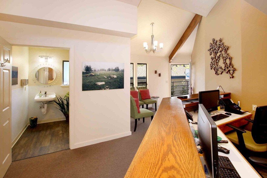 More Photos Of 3319-3321 Mission Dr, Santa Cruz Medical For Lease