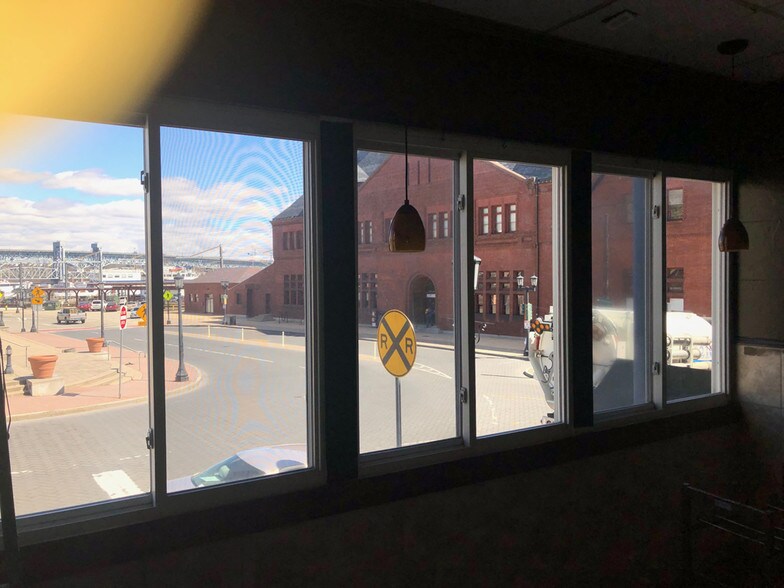 More Photos Of 4 State St, New London Apartments For Lease