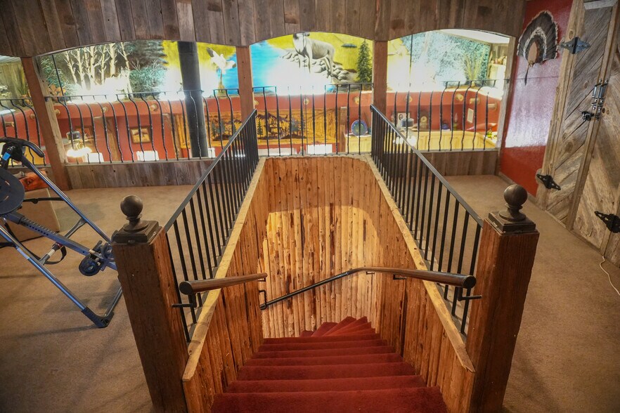 More Photos Of 1122 Douglas Ave, Beaver Hotel For Sale