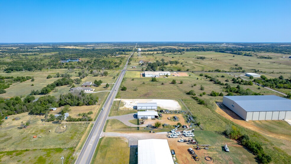 More Photos Of 7811 Kickapoo Ave, Shawnee Warehouse For Lease