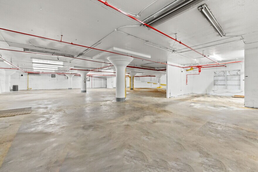 More Photos Of 122-128 N 11th St, Newark Manufacturing For Sale