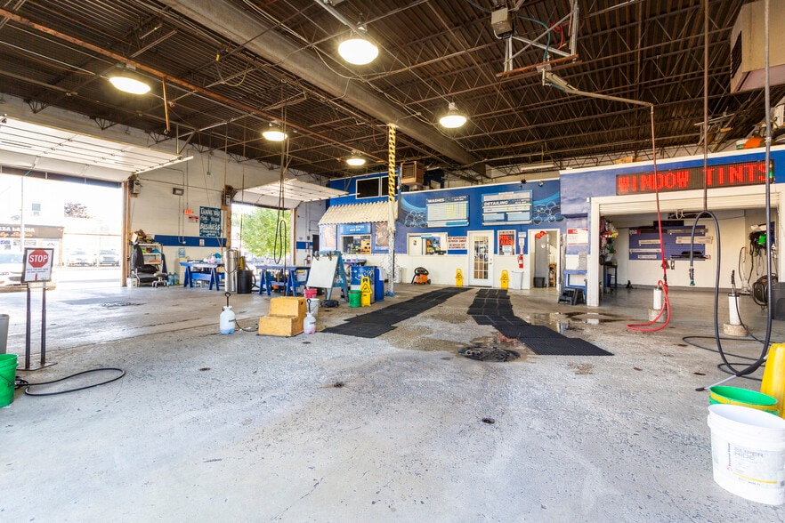 More Photos Of 320 Lake St, Maywood Carwash For Sale