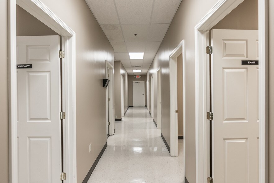 More Photos Of 179 Hancock St, Gallatin Storefront For Lease