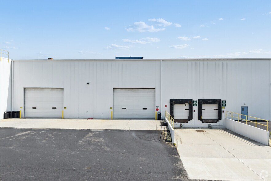 More Photos Of 300 Progress Ct, Logan Township Warehouse For Lease