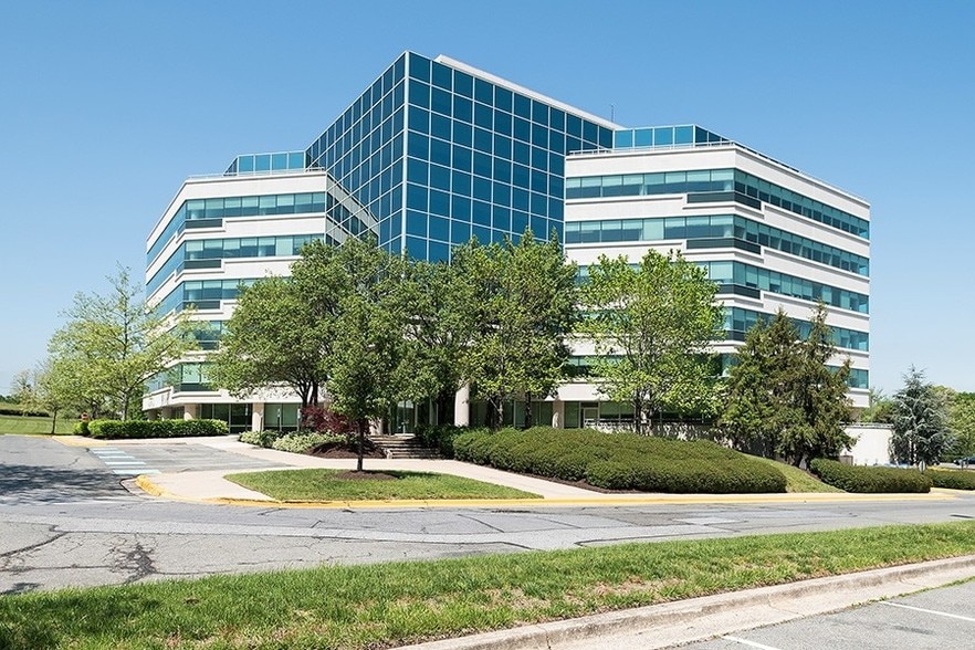 More Photos Of 4041 Powder Mill Rd, Beltsville Office Residential For Lease