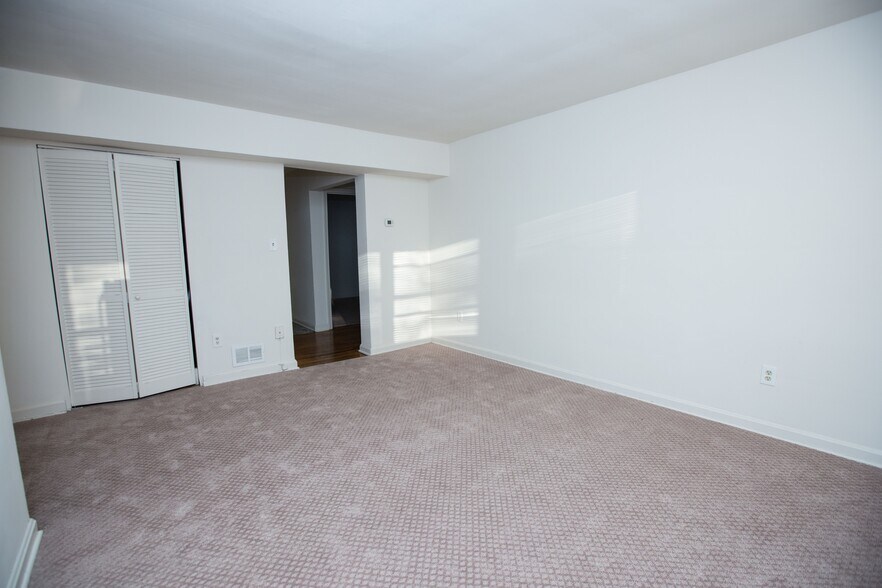 More Photos Of 501 Mellon St SE, Washington Apartments For Sale