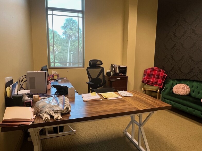 More Photos Of 6 Meridian Home Ln, Palm Coast Office For Lease