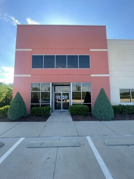 More Photos Of 7500 TPC Blvd, Orlando Flex For Sale