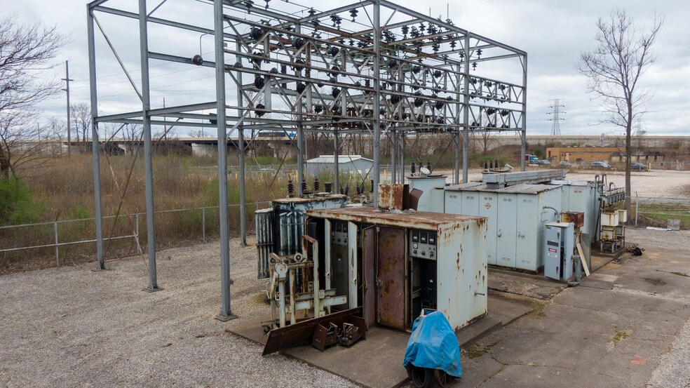 More Photos Of 2800 E Dunes Hwy, Gary Warehouse For Lease