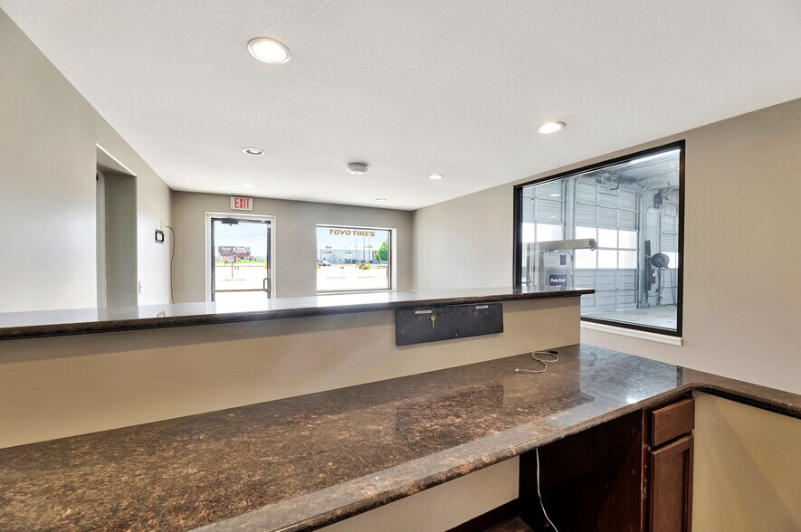 More Photos Of 11209 W Kellogg, Wichita Auto Dealership For Sale