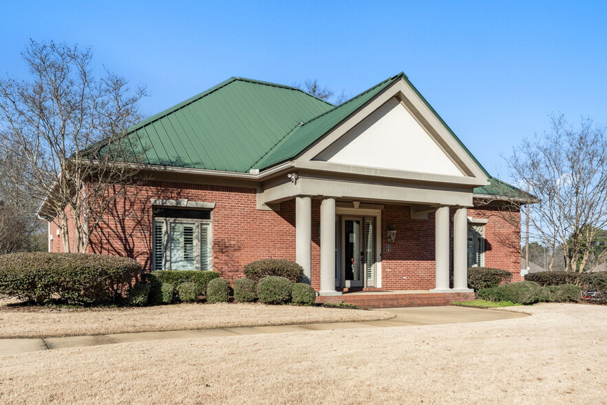 More Photos Of 5500 Watermelon Rd, Northport Medical For Lease
