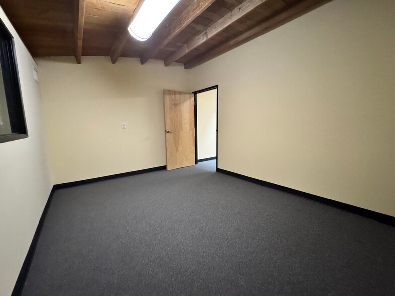 More Photos Of 3608 San Fernando Rd, Glendale Loft Creative Space For Lease