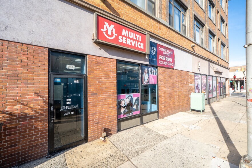 More Photos Of 173-175 Smith St, Perth Amboy Storefront Retail Residential For Lease