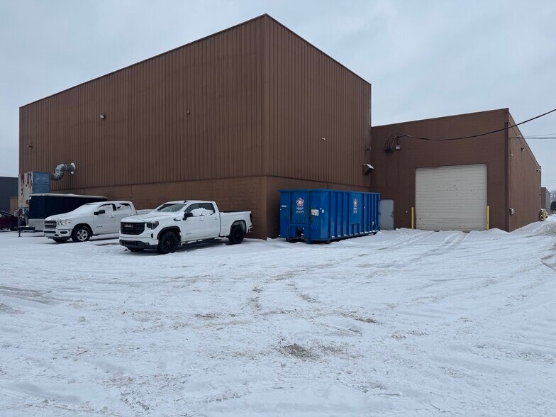 More Photos Of 21338 Carlo Dr, Clinton Township Manufacturing For Lease