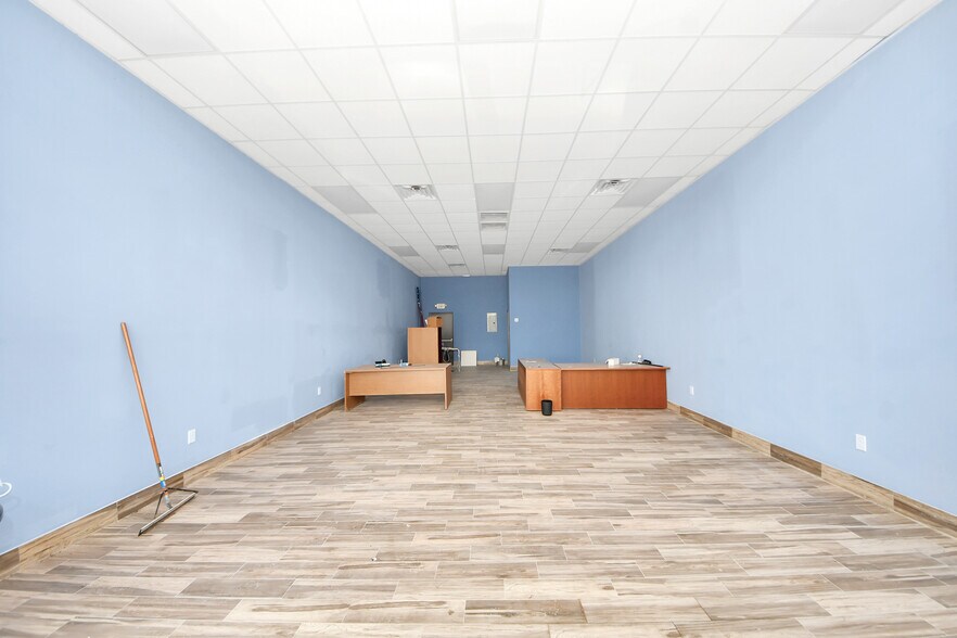 More Photos Of 7803 Jensen Dr, Houston Convenience Store For Lease