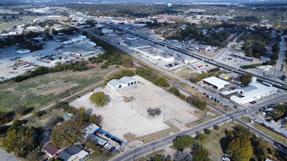 More Photos Of 5504 Forest Hill Dr, Fort Worth Warehouse For Sale