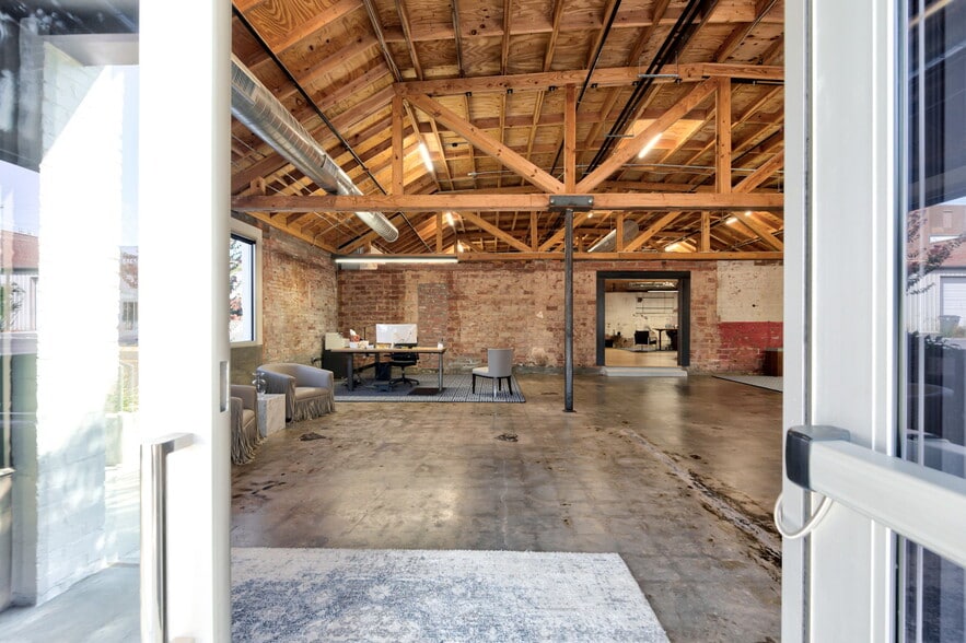 More Photos Of 111 NW 8th St, Oklahoma City Office For Sale