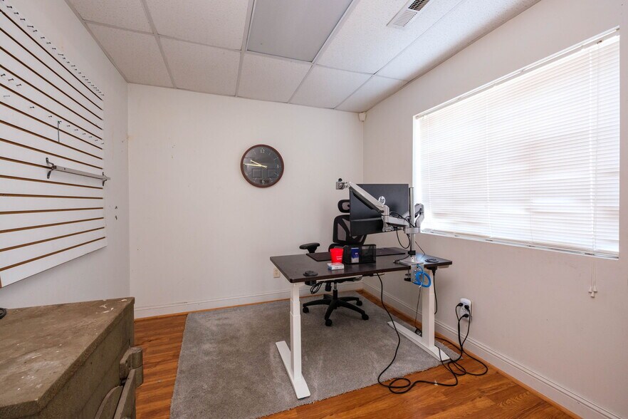 More Photos Of 1090 Virginia Ave, Harrisonburg Light Distribution For Sale