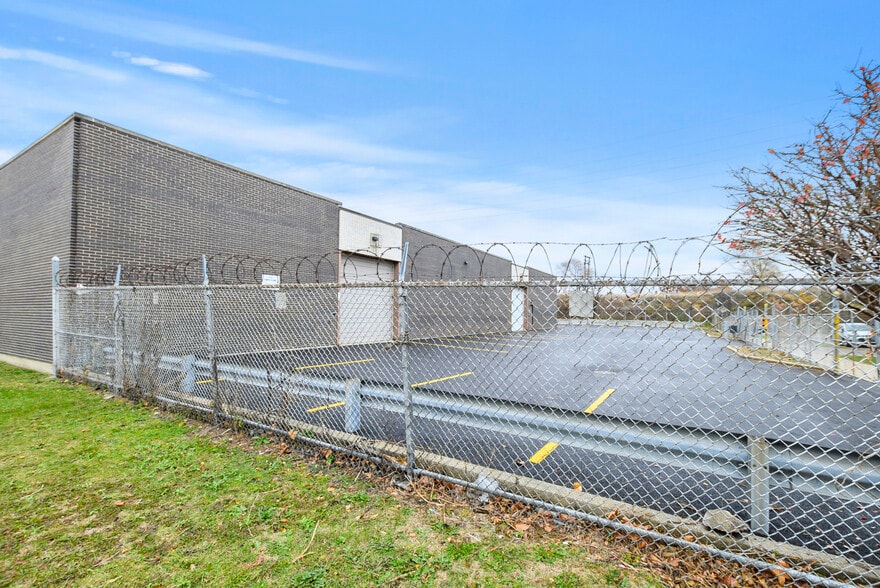 More Photos Of 3605 W 63rd St, Chicago Distribution For Lease