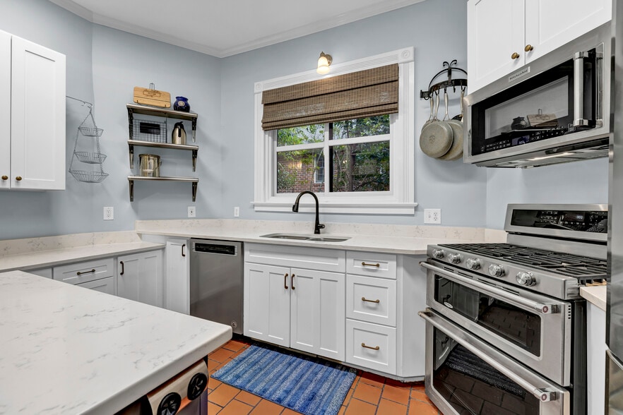 More Photos Of 412 S 3rd St, Wilmington Hospitality For Sale