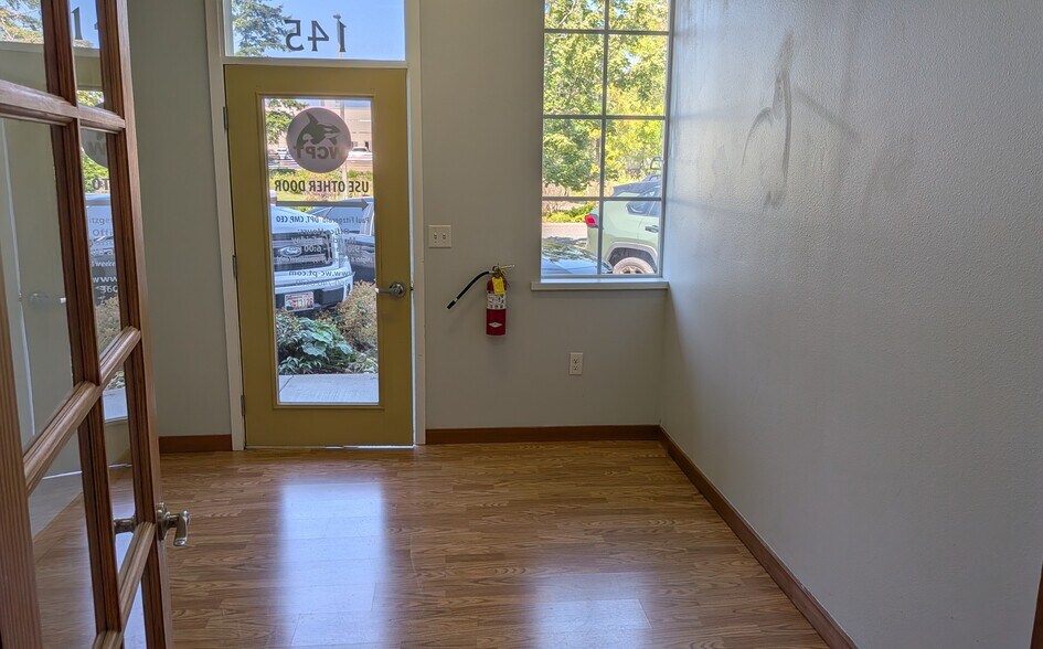 More Photos Of 115-127 Kellogg Rd, Bellingham Unknown For Lease