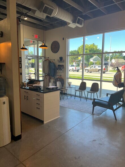 More Photos Of 111 Plank Rd, Kaukauna Storefront For Sale