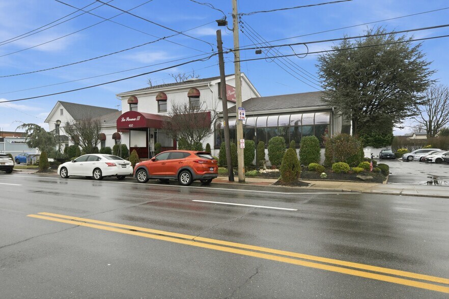 More Photos Of 410 Merrick Rd, Oceanside Restaurant For Sale